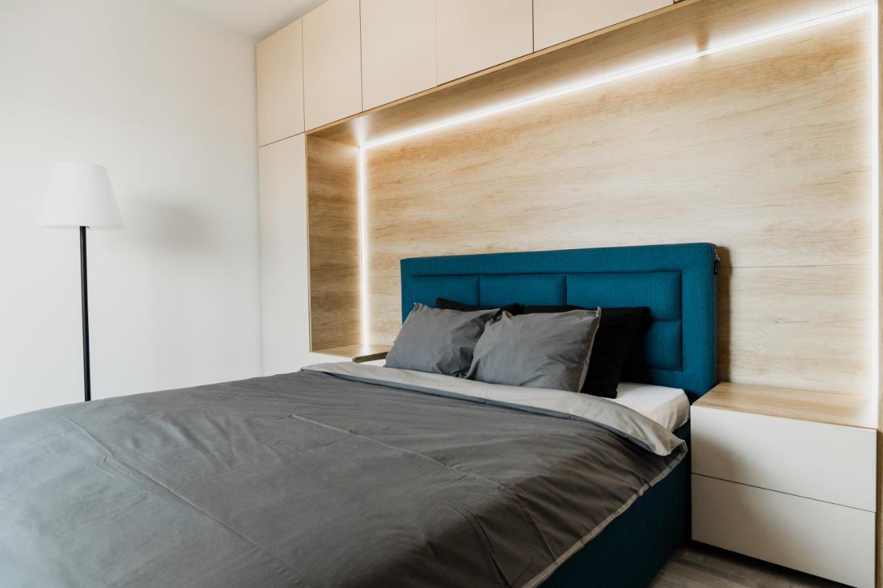 Skylark - Singapore Penthouse With Jacuzzi & Panoramic View Brasov Bagian luar foto